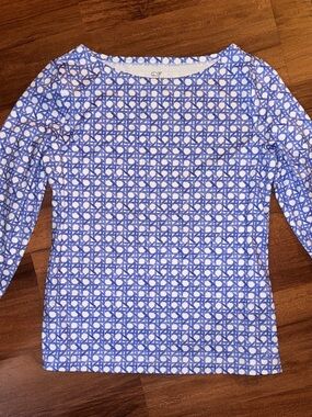 Vineyard Vines Blue and White Patterned Women’s Top